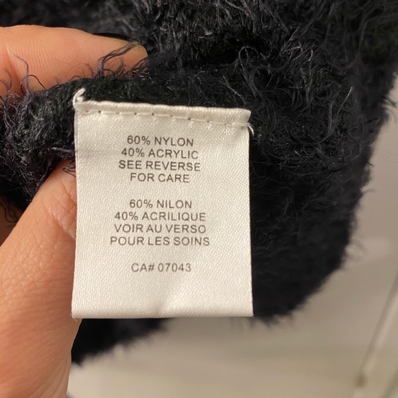 Oversized Fuzzy Knit Shirt - Picture 4 of 4